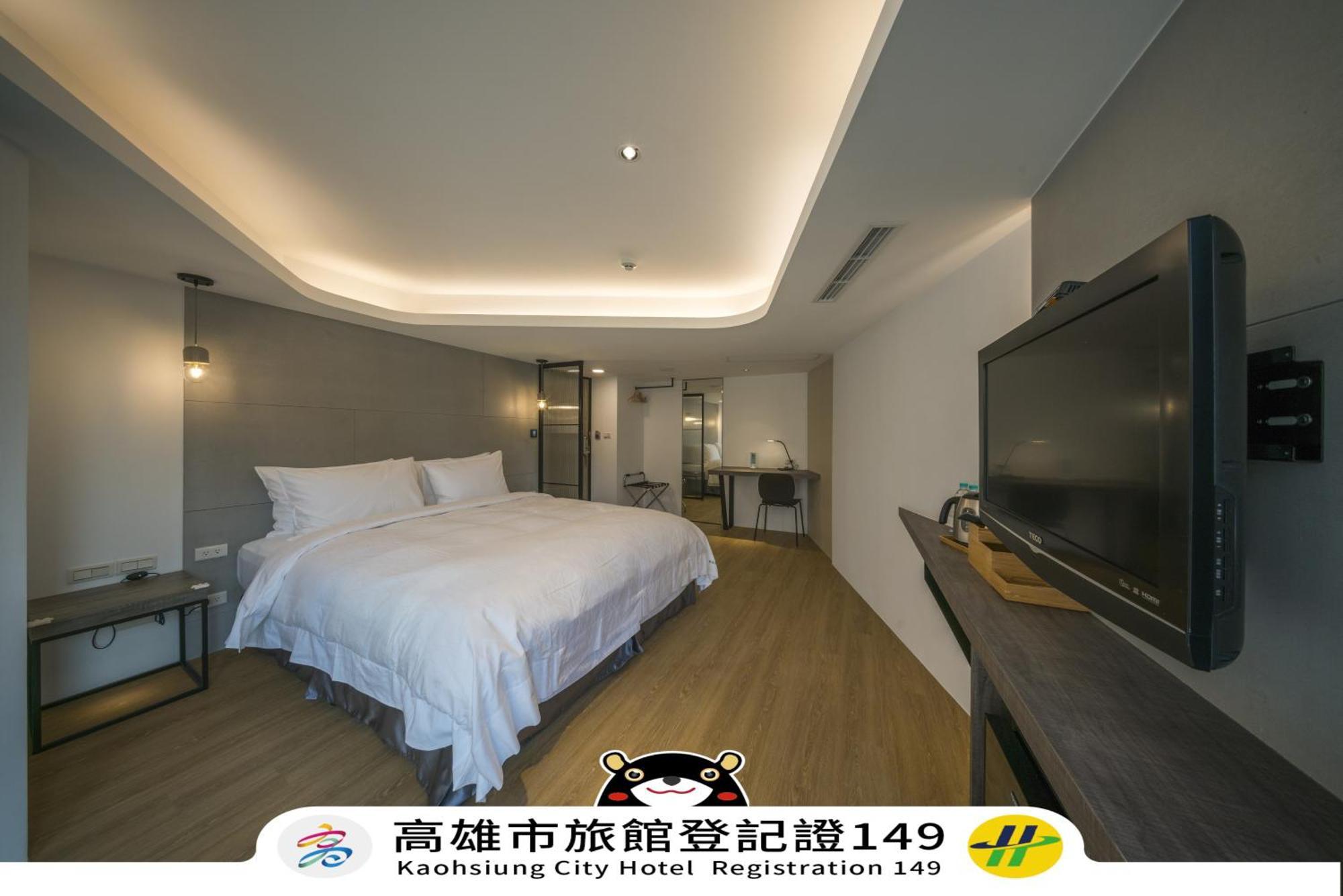 Watermark Hotel-The Harbour Kaohsiung Exterior photo