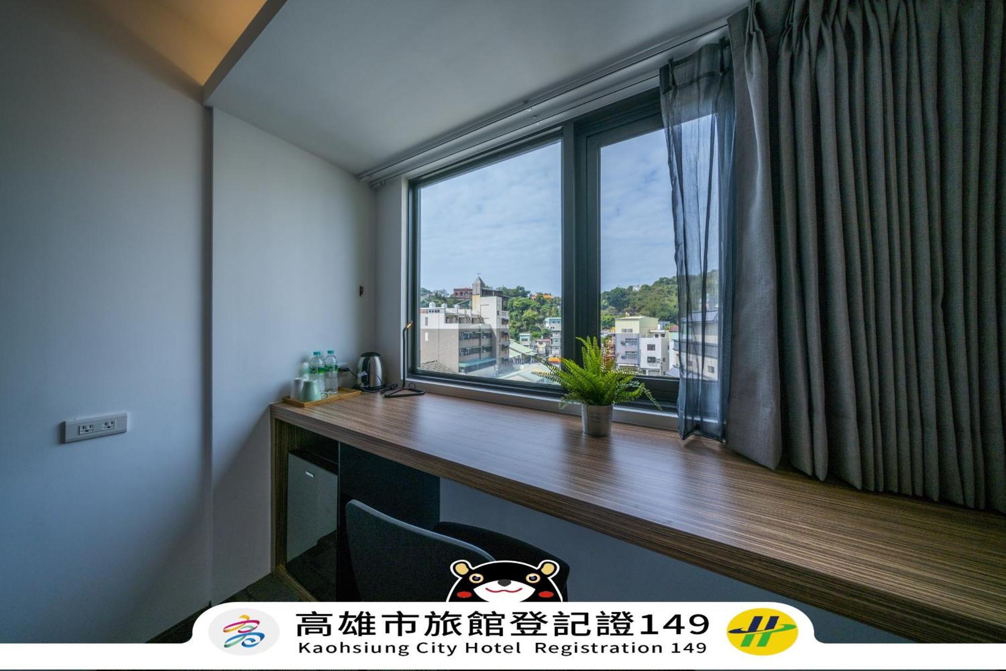 Watermark Hotel-The Harbour Kaohsiung Room photo